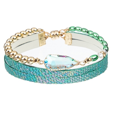 Élégant géométrique de bracelet en cuir fait main multi de pile de femmes