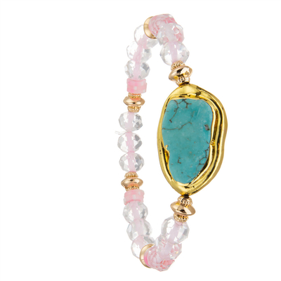 Transparent blanc facetté perle le bracelet avec la pierre irrégulière de turquoise plaquée par or