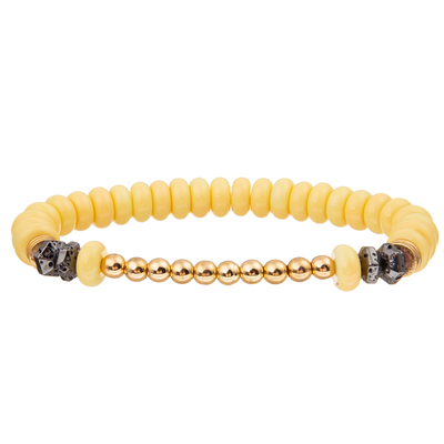 4 bracelets faits main de perles en verre de couleurs réglés avec de l'or plaqué autour des perles