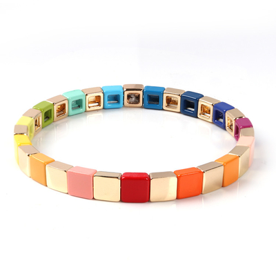 Le bracelet géométrique de tuile d'émail, bout droit multicolore a perlé des bracelets