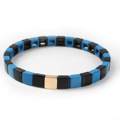 Le bracelet géométrique de tuile d'émail, bout droit multicolore a perlé des bracelets