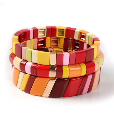 L'alliage fait main peint de bracelet de tuile de bout droit de couleur a ouvré