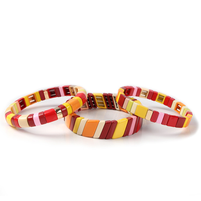 L'alliage fait main peint de bracelet de tuile de bout droit de couleur a ouvré