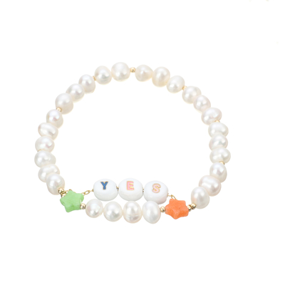 Oui les mots marquent avec des lettres la construction perlée de double couche du bracelet 15g de perle