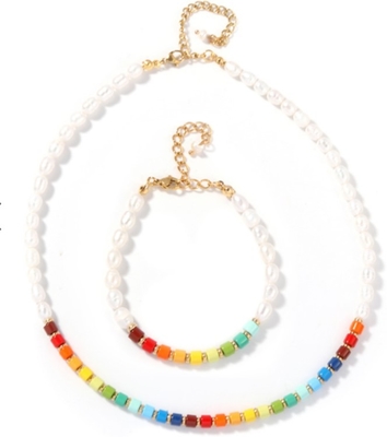 le bracelet d'eau douce de perle de 5-6mm, arc-en-ciel a coloré le bracelet de perle d'émail