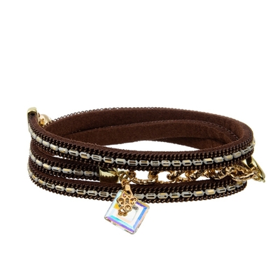 La Bohême 3 couches enveloppent les bracelets en cuir avec la chaîne et les charmes
