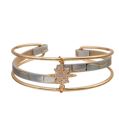 Main de charme d'étoile d'or de Zircon - manchette ouverte tissée de bracelet en cuir pour la femme