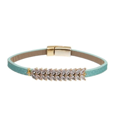 Le bracelet en cuir de Boho des femmes faites main de style avec le fermoir d'aimant