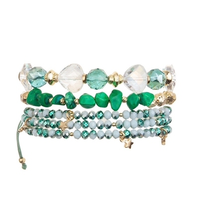 Ensemble empilable de bracelet d'Emerald Bracelet With Gold Metal de charme perlé d'étoile