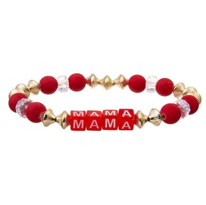 Le bracelet fait main rouge de perles a placé le bracelet fait sur commande de nom de famille empilable