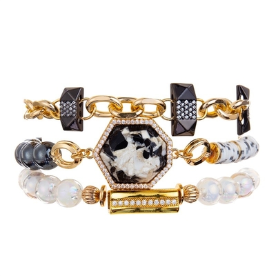 Élastique perlé fait main de bracelet de turquoise noire adapté aux besoins du client pour des femmes