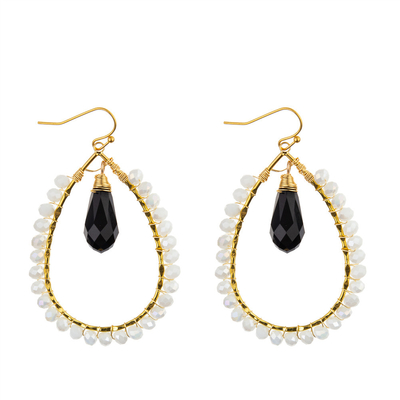 Les graines de raisin laissent tomber des couleurs multi formées de boucle d'oreille faite main de perles