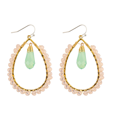 Les graines de raisin laissent tomber des couleurs multi formées de boucle d'oreille faite main de perles