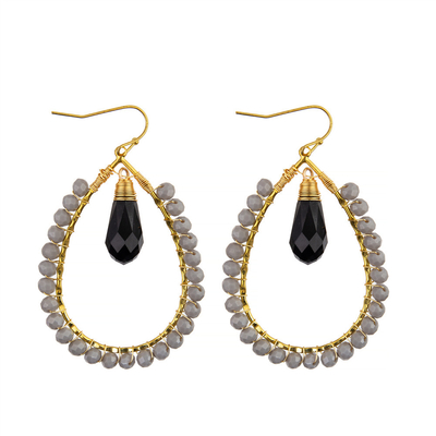 Les graines de raisin laissent tomber des couleurs multi formées de boucle d'oreille faite main de perles